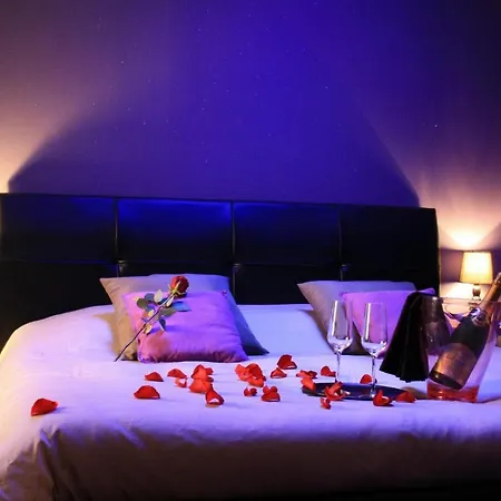 Confort Avec Balneo Et Lit King Size بيت الحب