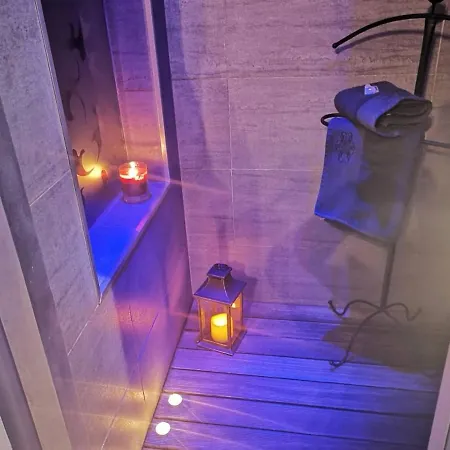 Confort Avec Balneo Et Lit King Size Hodinový hotel