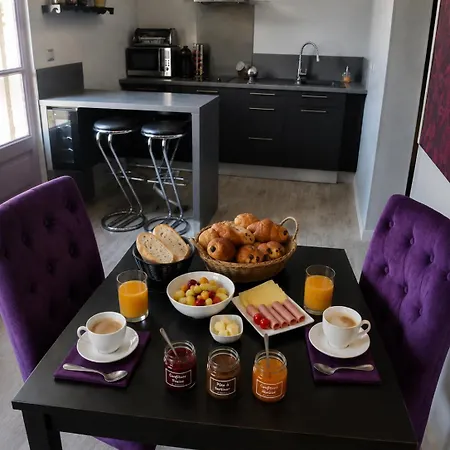 Confort Avec Balneo Et Lit King Size Liebeshotel Pézenas