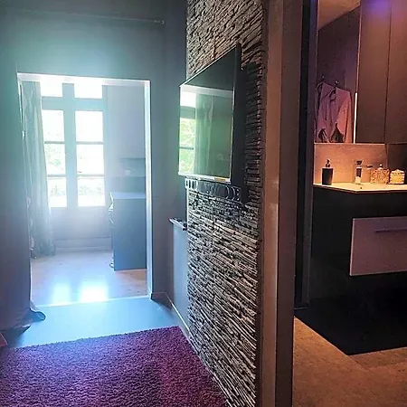 Confort Avec Balneo Et Lit King Size Liebeshotel Pézenas