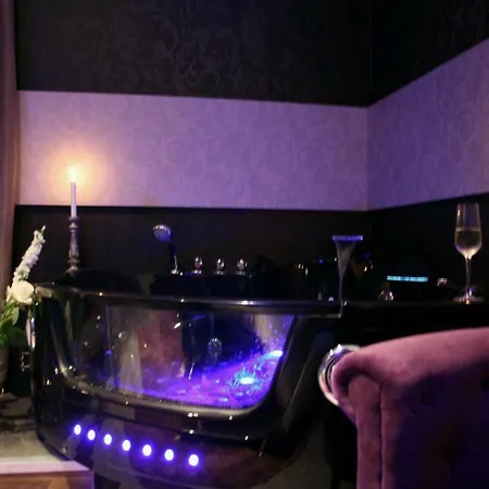 Confort Avec Balneo Et Lit King Size Hodinový hotel