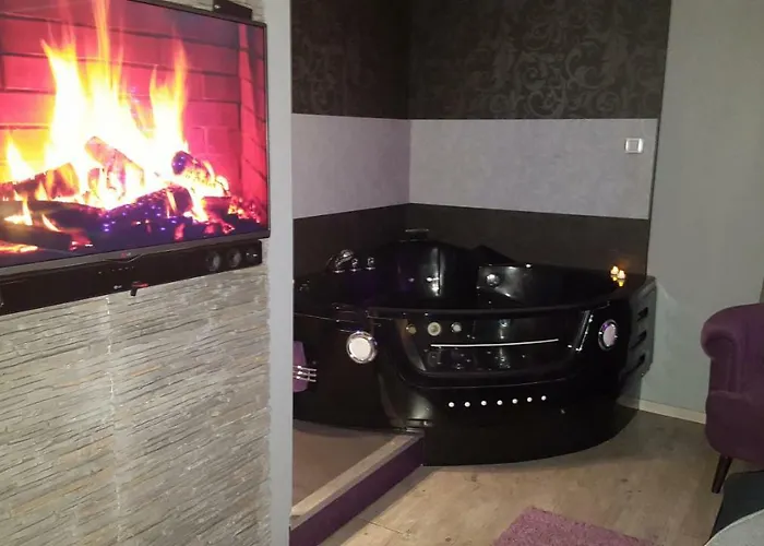 Confort Avec Balneo Et Lit King Size Hodinový hotel *